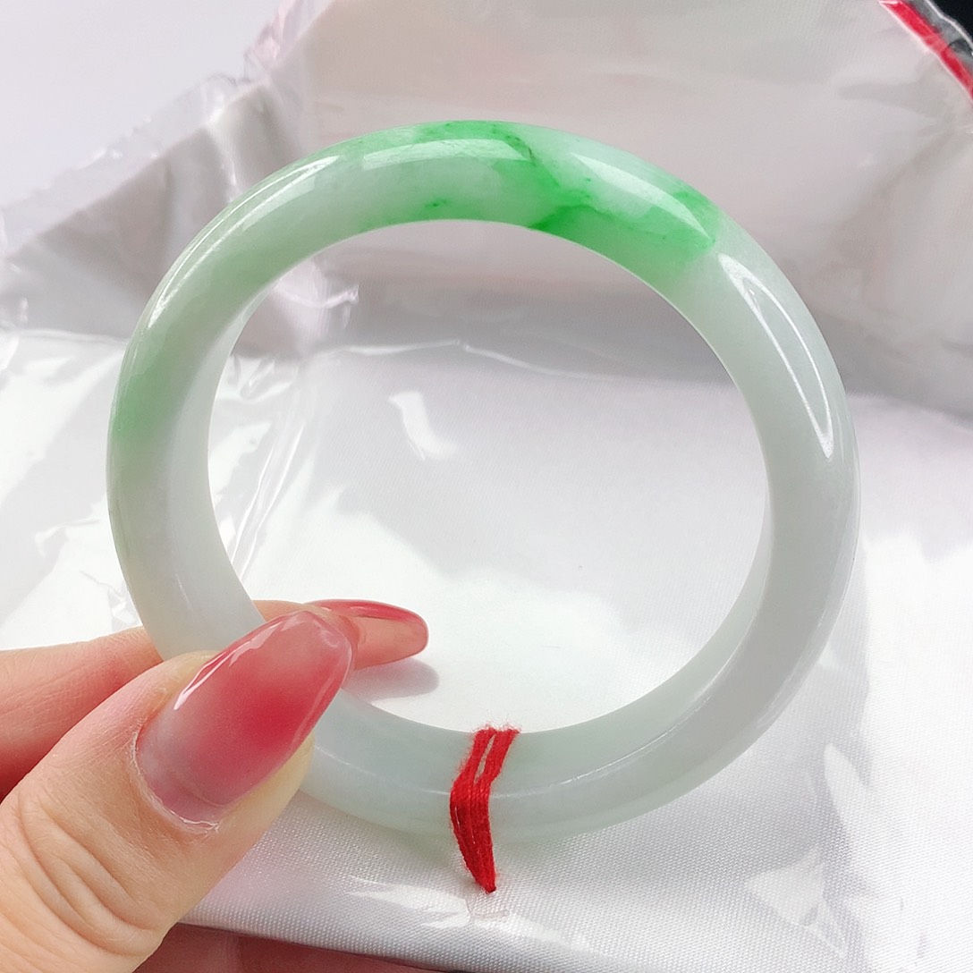 翡翠手镯未镶嵌翡翠347