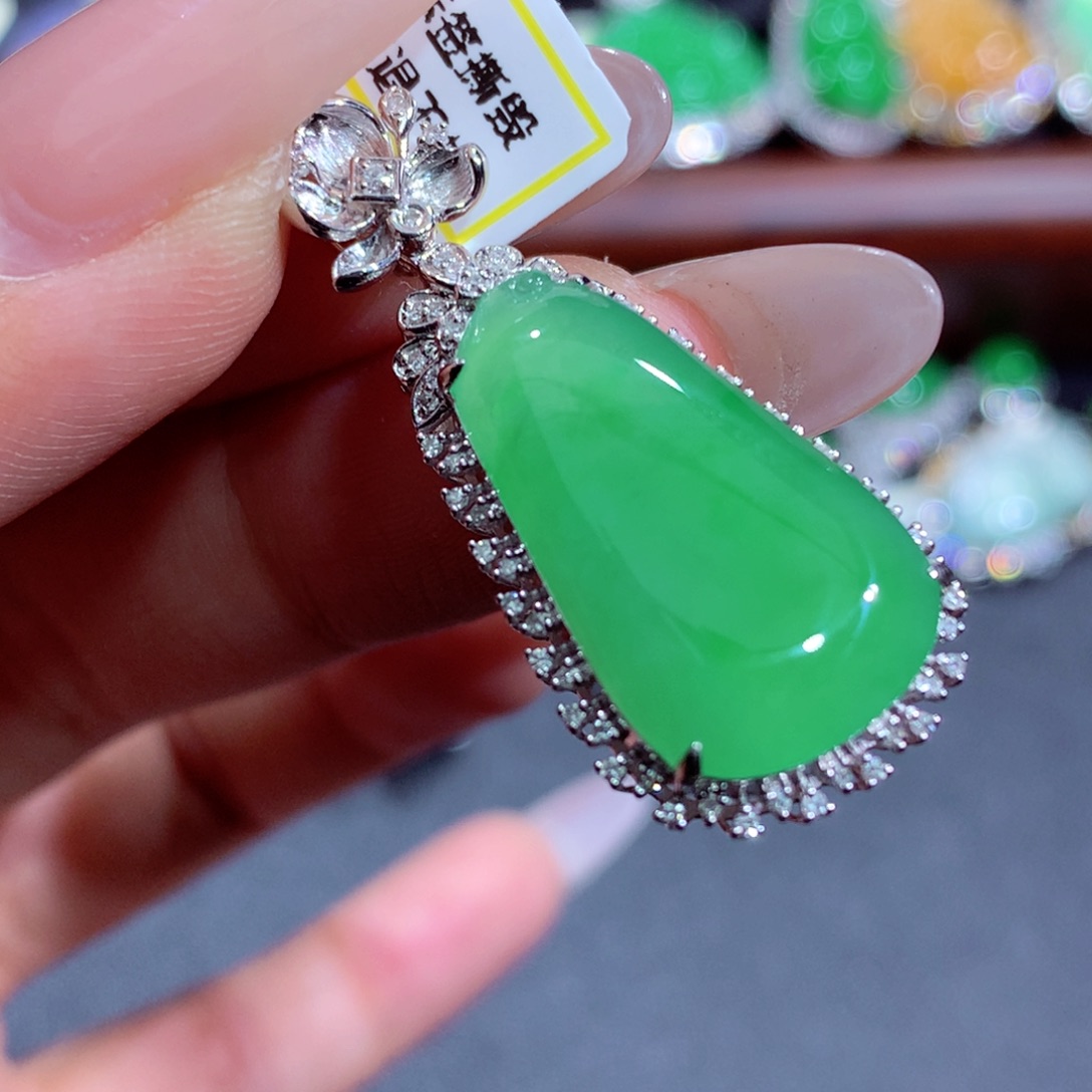 翡翠18K金镶嵌吊坠(不含链)