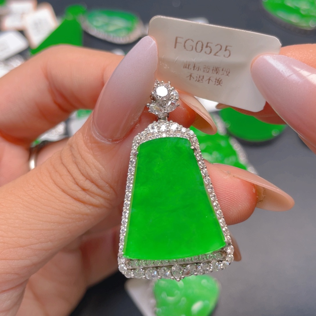 【闪购商品】颈饰银S925镶嵌翡翠翡翠