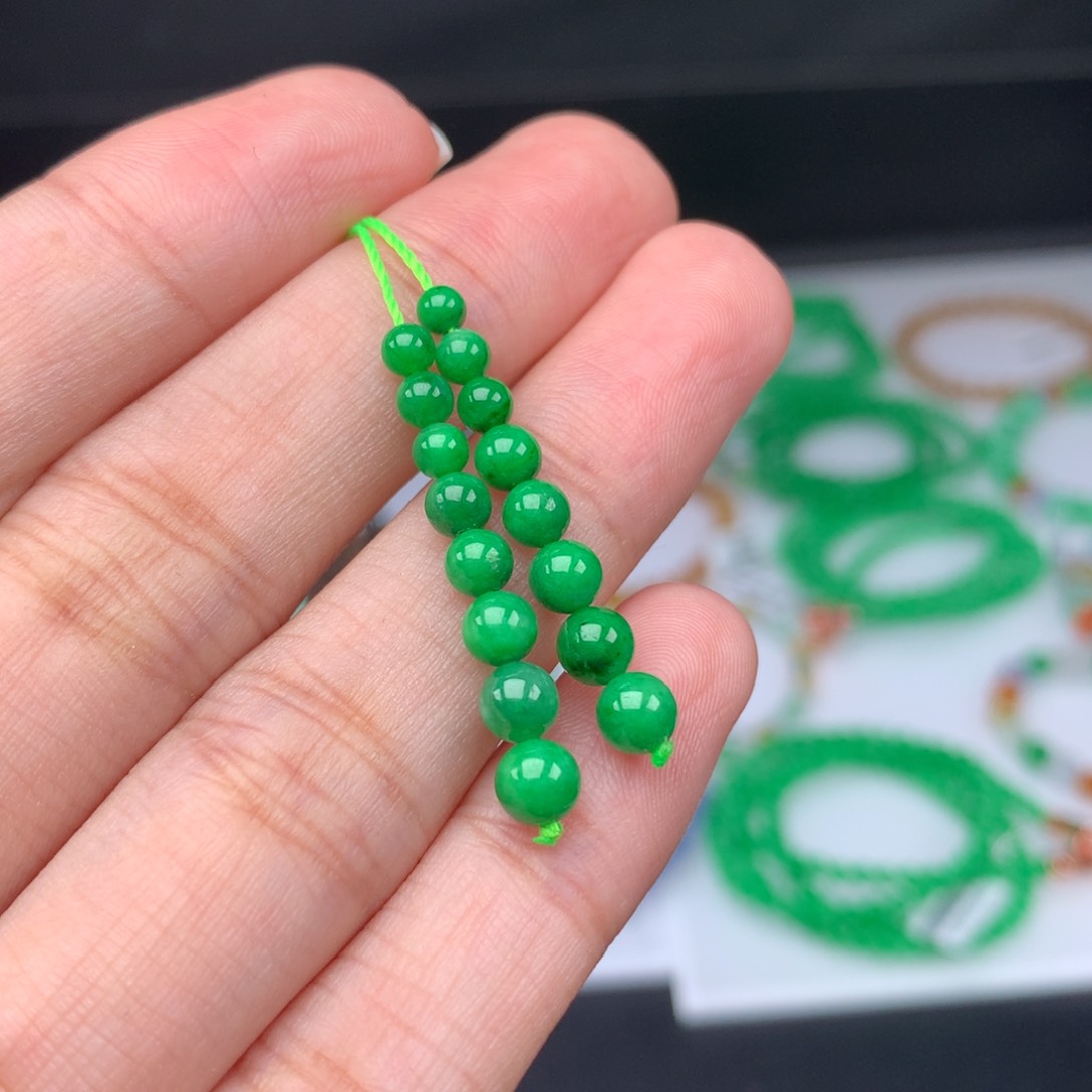 翡翠手链未镶嵌卡