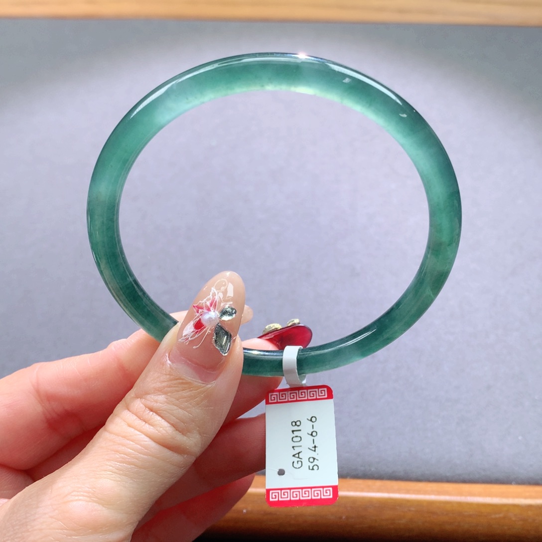 翡翠手镯未镶嵌天然翡翠手镯叮当镯