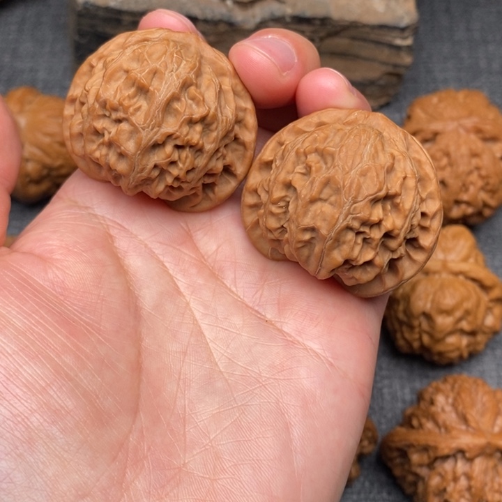 文玩核桃吊坠全品39.5宫灯