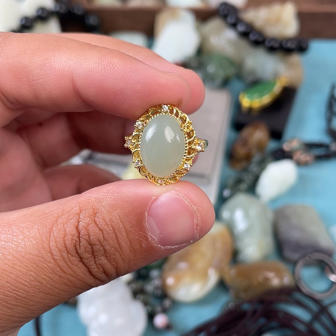 未镶嵌和田玉（糖玉）挂件