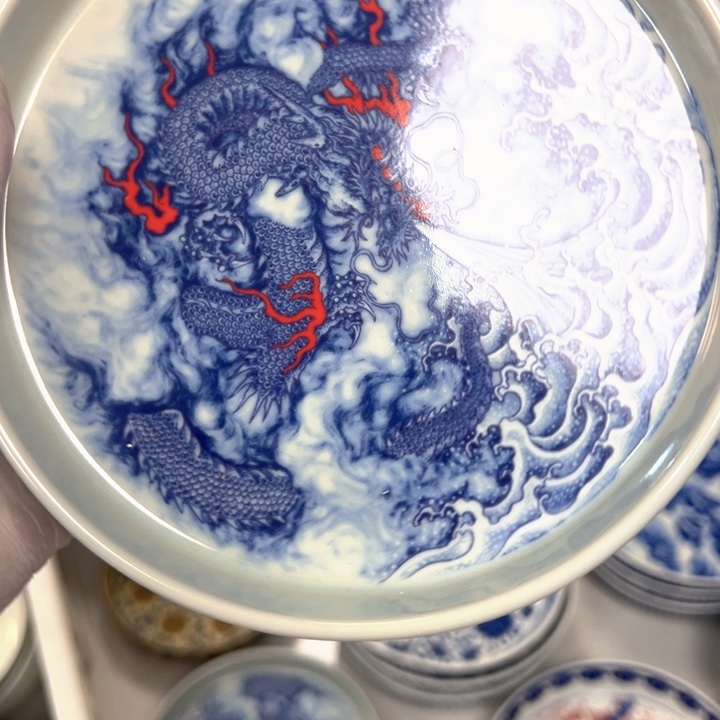 瓷片白青花釉里红龙戏水壶承