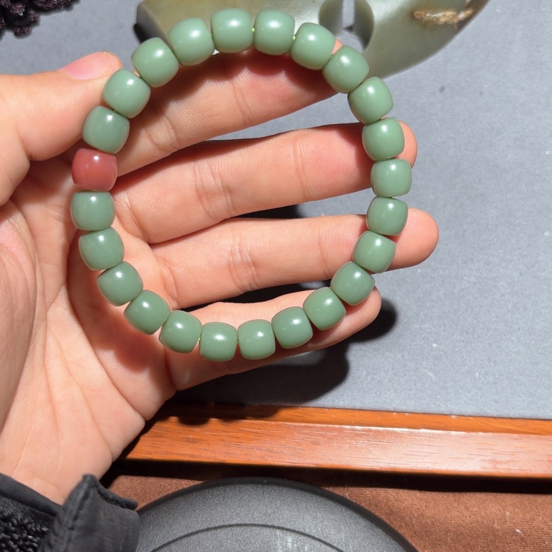 和田玉手链未镶嵌沐*?