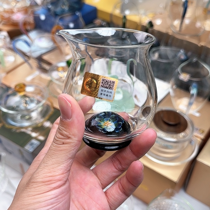 禾器云容公道杯青，，，