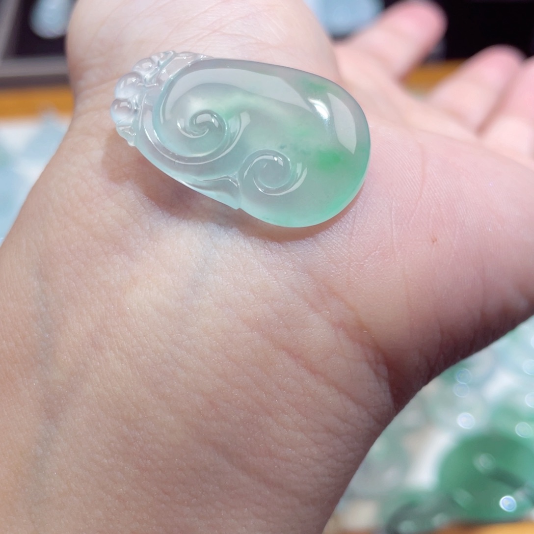 颈饰未镶嵌翡翠平安扣