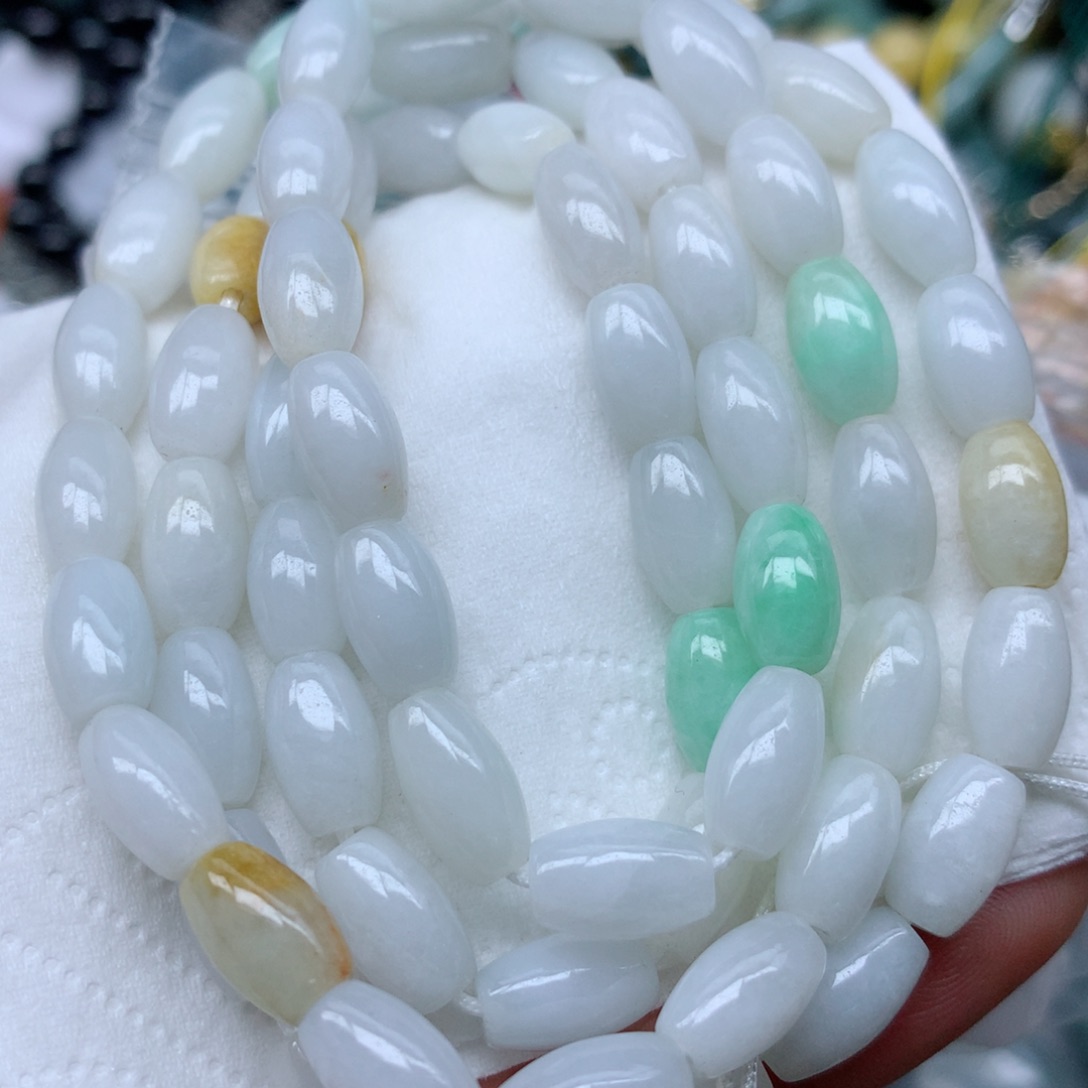翡翠颈饰未镶嵌手串