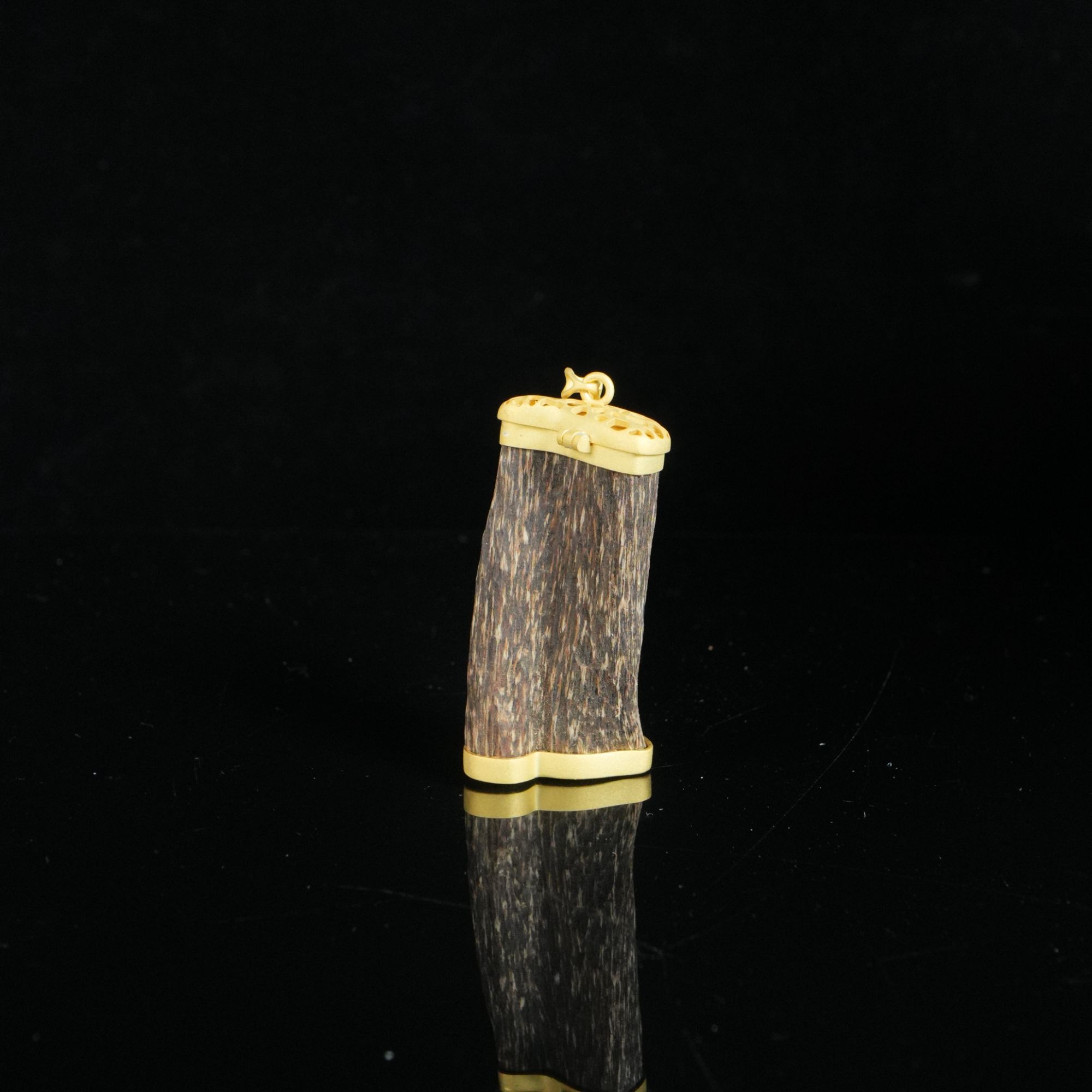 1846 达拉干熟结红油老料沉香香囊 5.7x2.57x1.25cm 11.57g