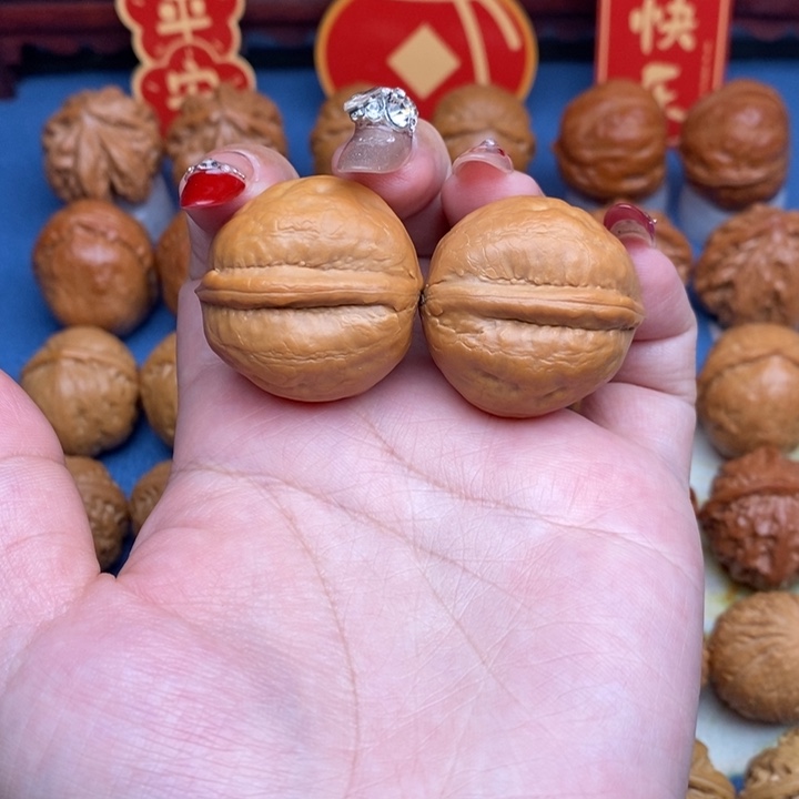 文玩核桃把件小海豚