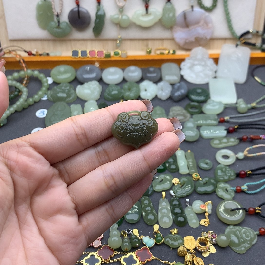 和田玉吊坠(不含链)未镶嵌