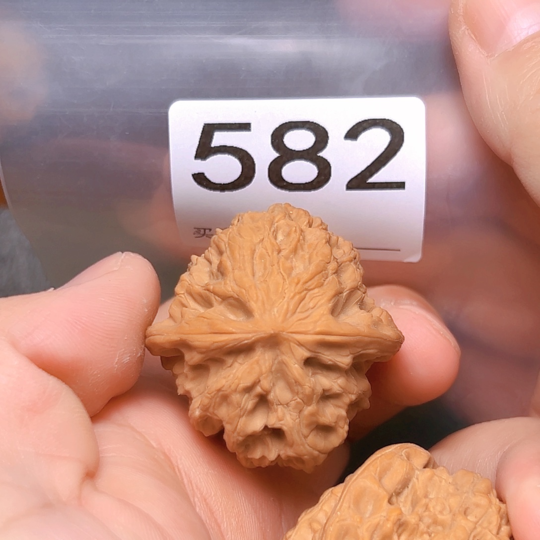 文玩核桃吊坠38野牛