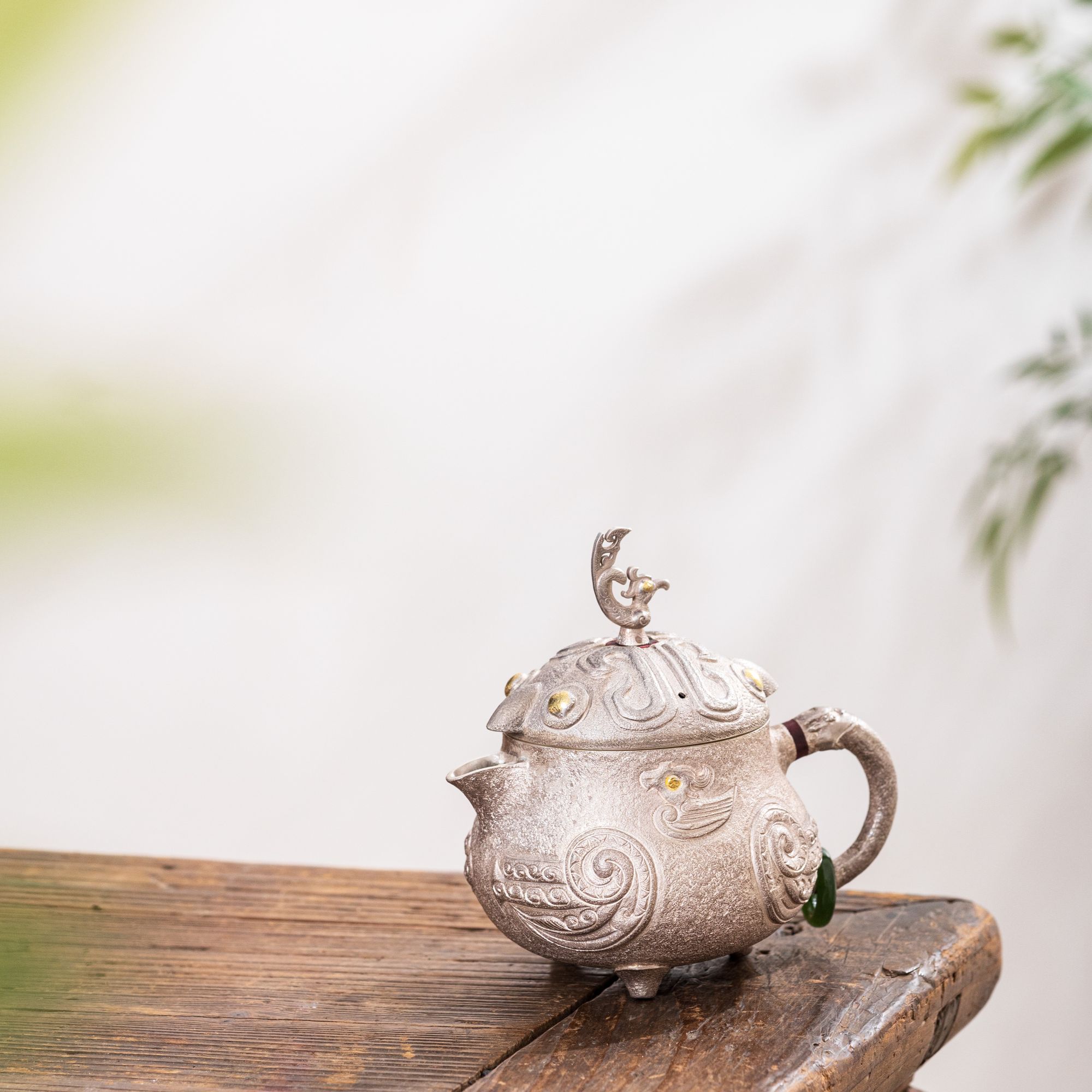 蜂鸟工坊 大师壶 隔热把凤钮錾刻凤三星堆三足泡茶银壶 SWA18067