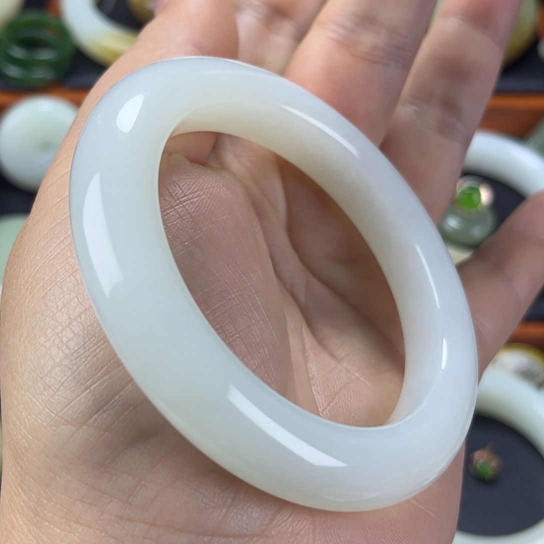 和田玉手镯未镶嵌58.59俄