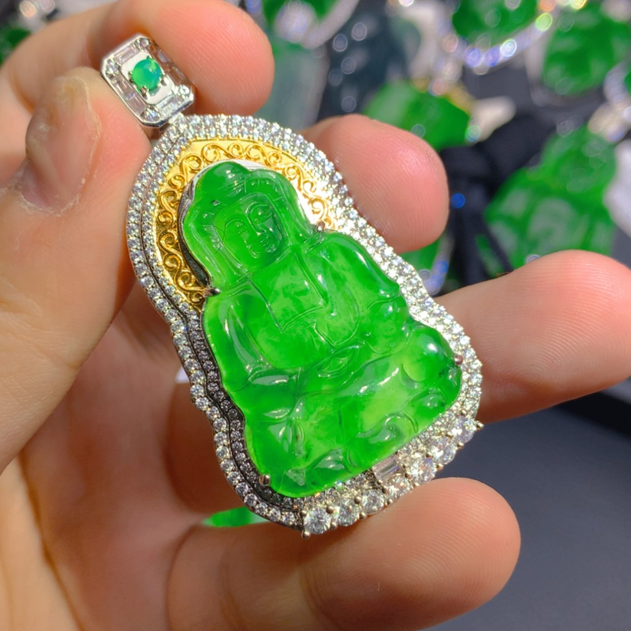 【闪购商品】翡翠颈饰未镶嵌11111111
