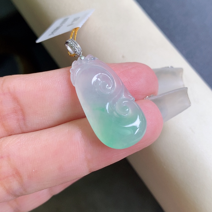 【闪购商品】翡翠颈饰18K金镶嵌如意