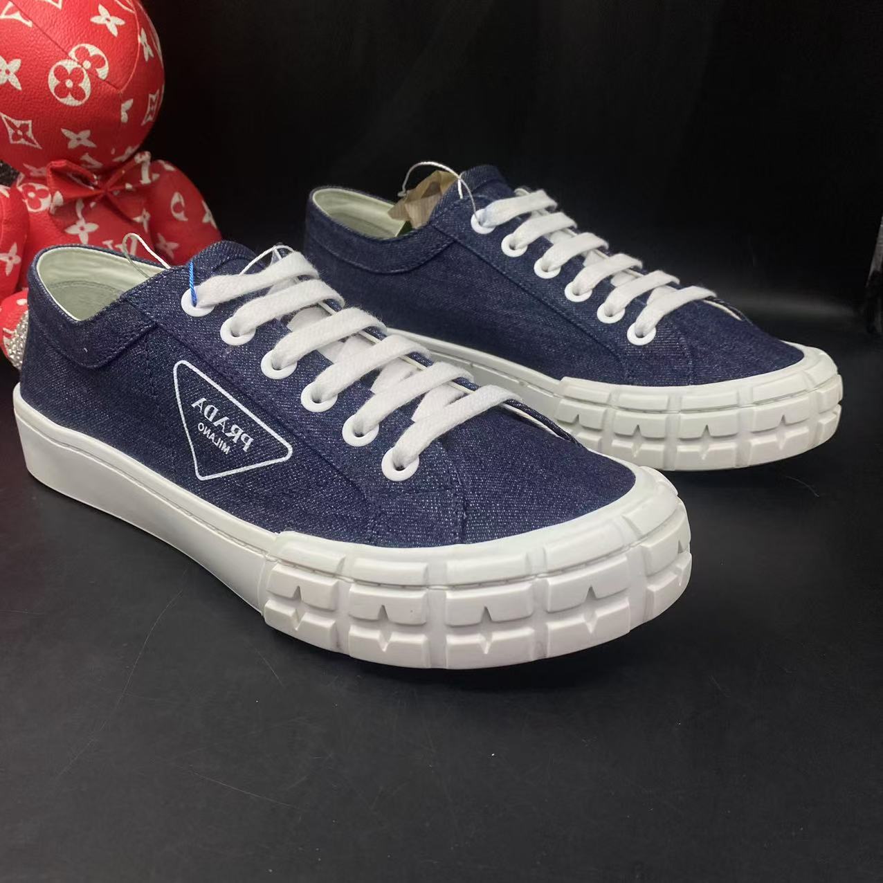 95新 Prada/普拉达 【AO特惠】41.5欧码 男士蓝帆布倒三角板鞋sj001