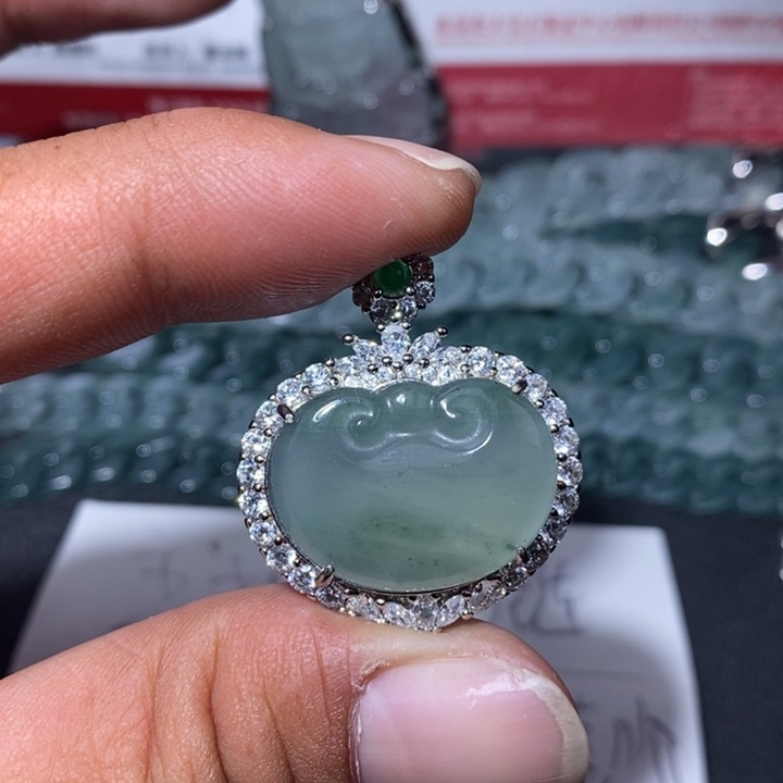 翡翠未镶嵌颈饰天然翡翠