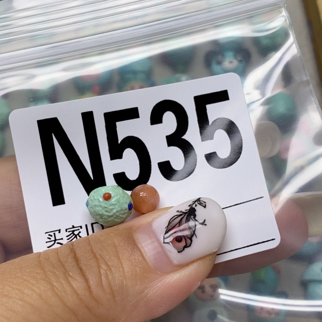 南红玛瑙配饰未镶嵌小****?