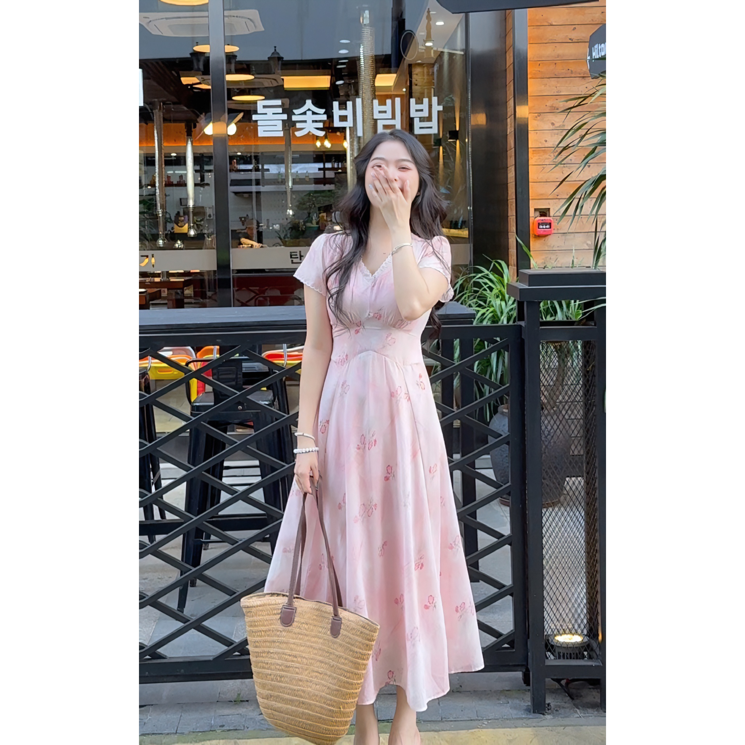 粉色玫瑰-V领连衣裙夏季新款复古法式设计感中长款碎花系带连衣裙