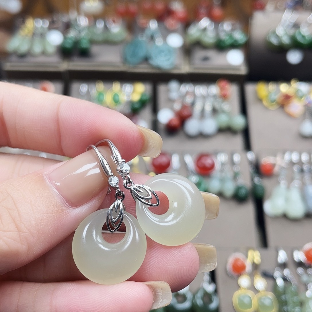 和田玉银S925镶嵌耳饰