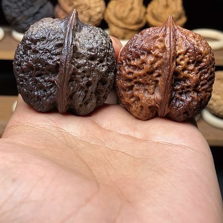 文玩核桃把件泡泡龙