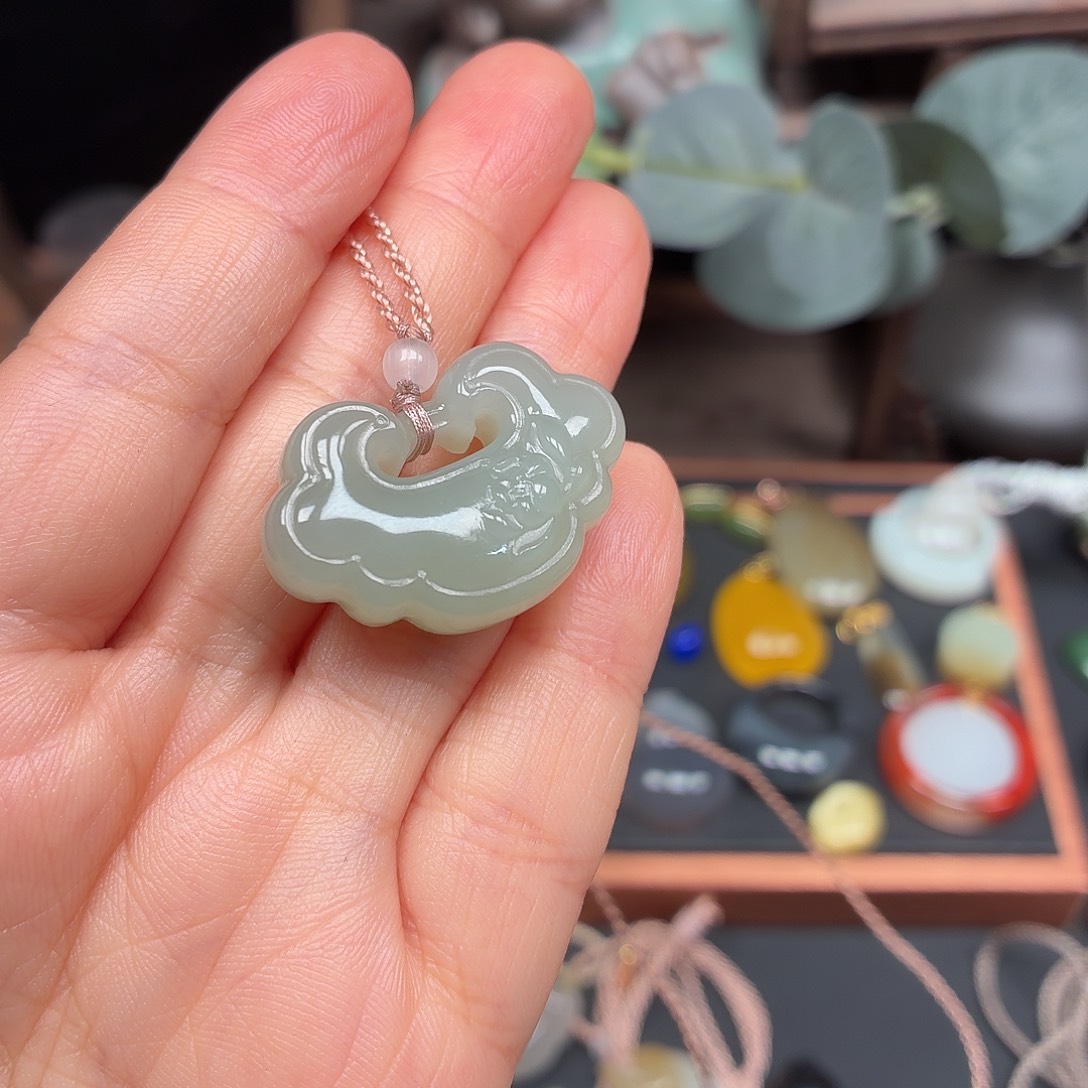 甜***甜和田玉未镶嵌颈饰