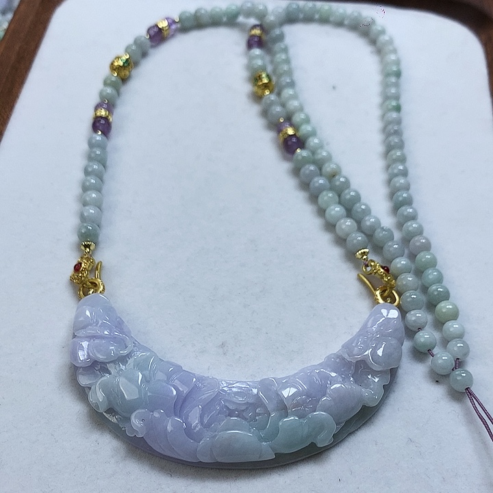 翡翠颈饰未镶嵌吊坠