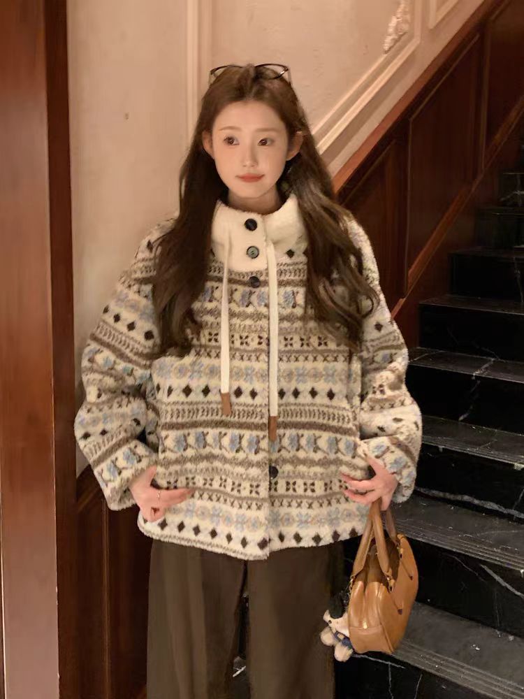 费尔岛羊羔毛外套女2025冬季新款连帽百搭皮毛一体摇粒绒毛毛外套