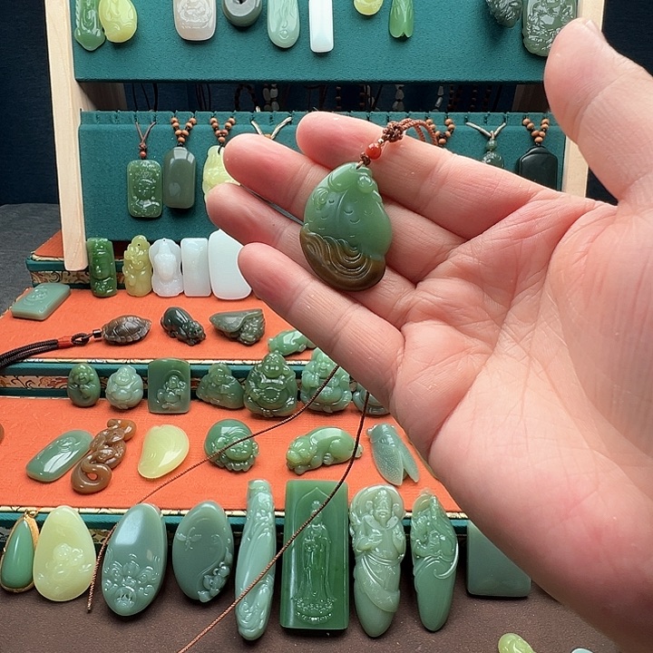 和田玉颈饰未镶嵌