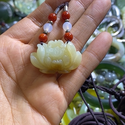 和田玉颈饰未镶嵌