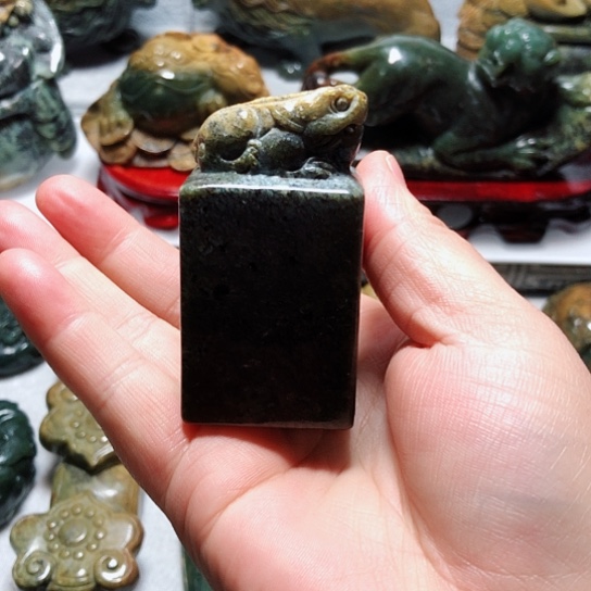 岫岩河磨玉（透闪石质玉）把件未镶嵌