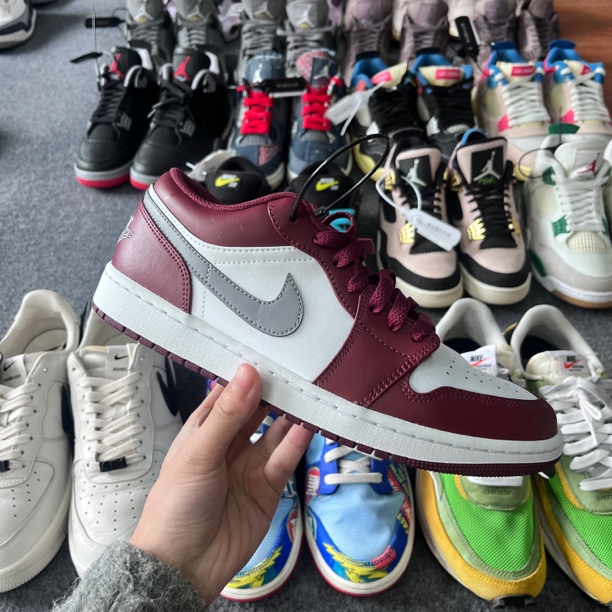 99新 AIR JORDAN aj1low酒红 43码原盒 专场 WW1501