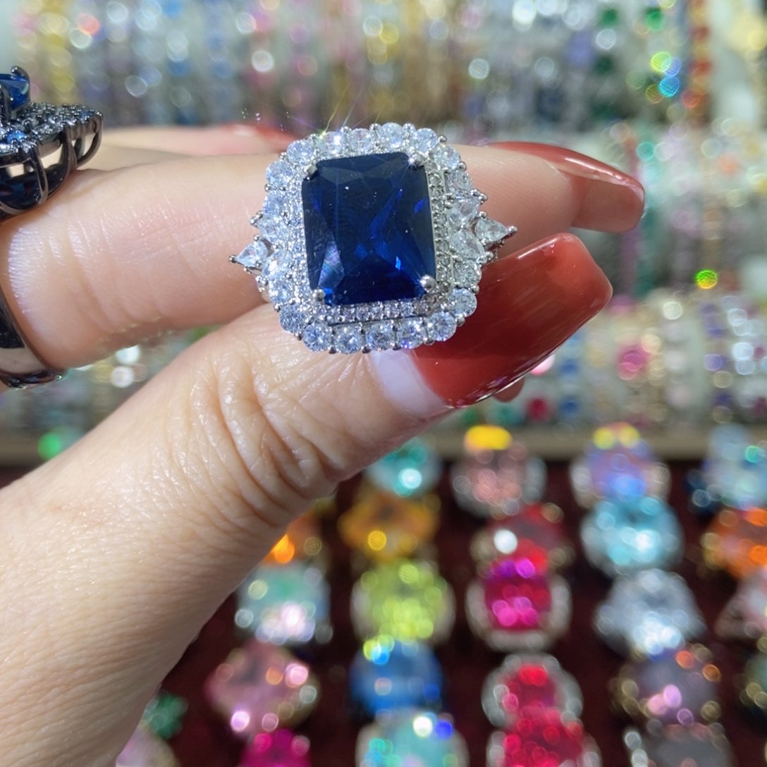 66锆石（处理）戒指