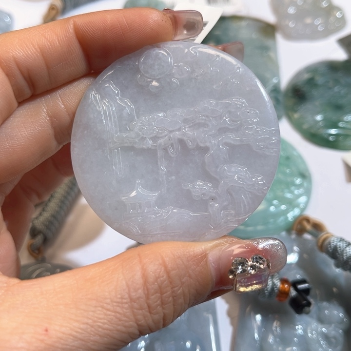 翡翠颈饰未镶嵌翡翠