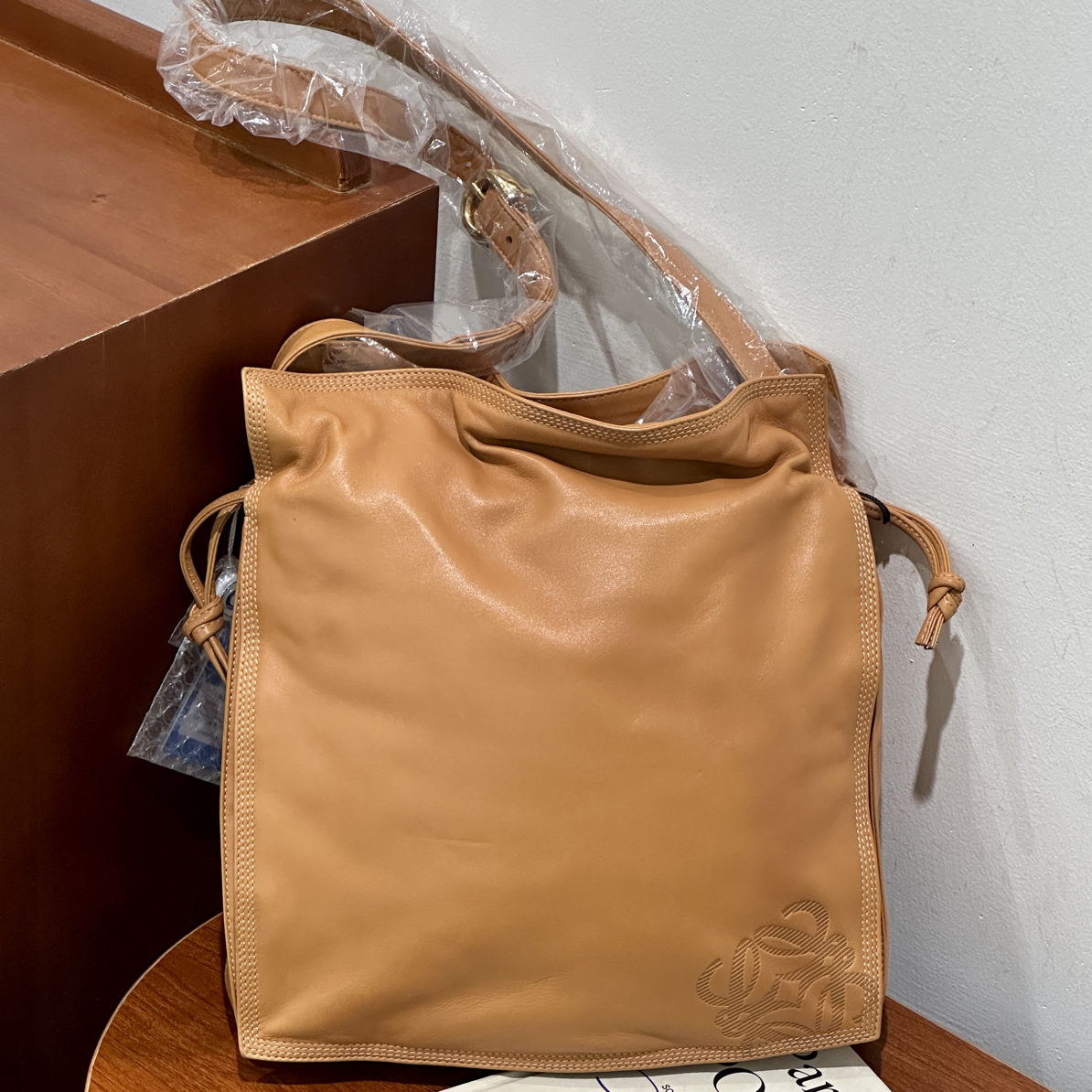 95新 LOEWE/罗意威 焦糖色小羊皮福袋单肩斜挎包