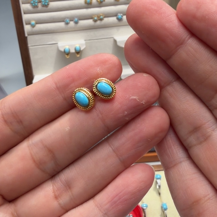 吉****绿松石银S925镶嵌耳饰