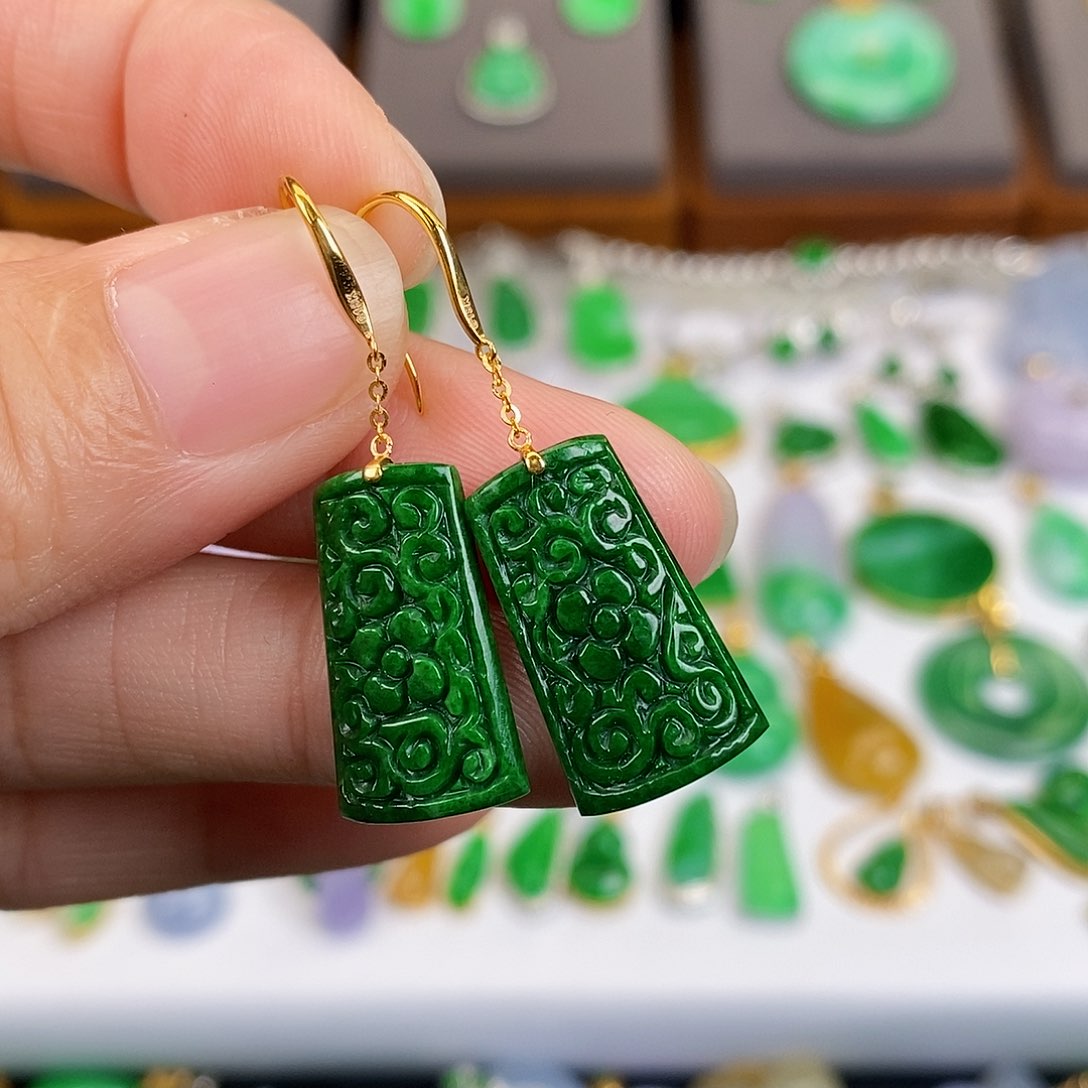 吊坠(不含链)18K金镶嵌翡翠