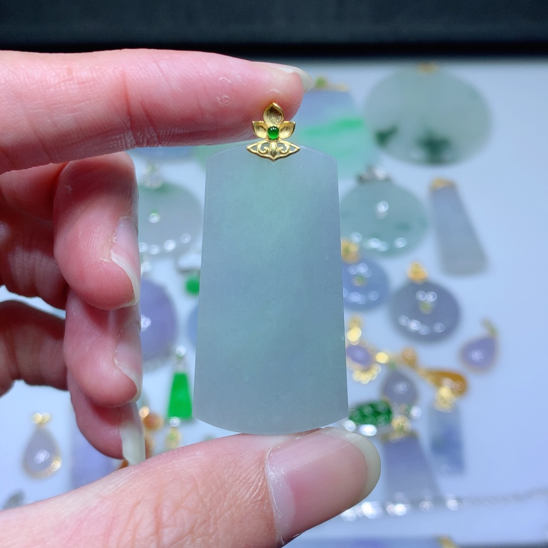 翡翠吊坠(不含链)18K金镶嵌