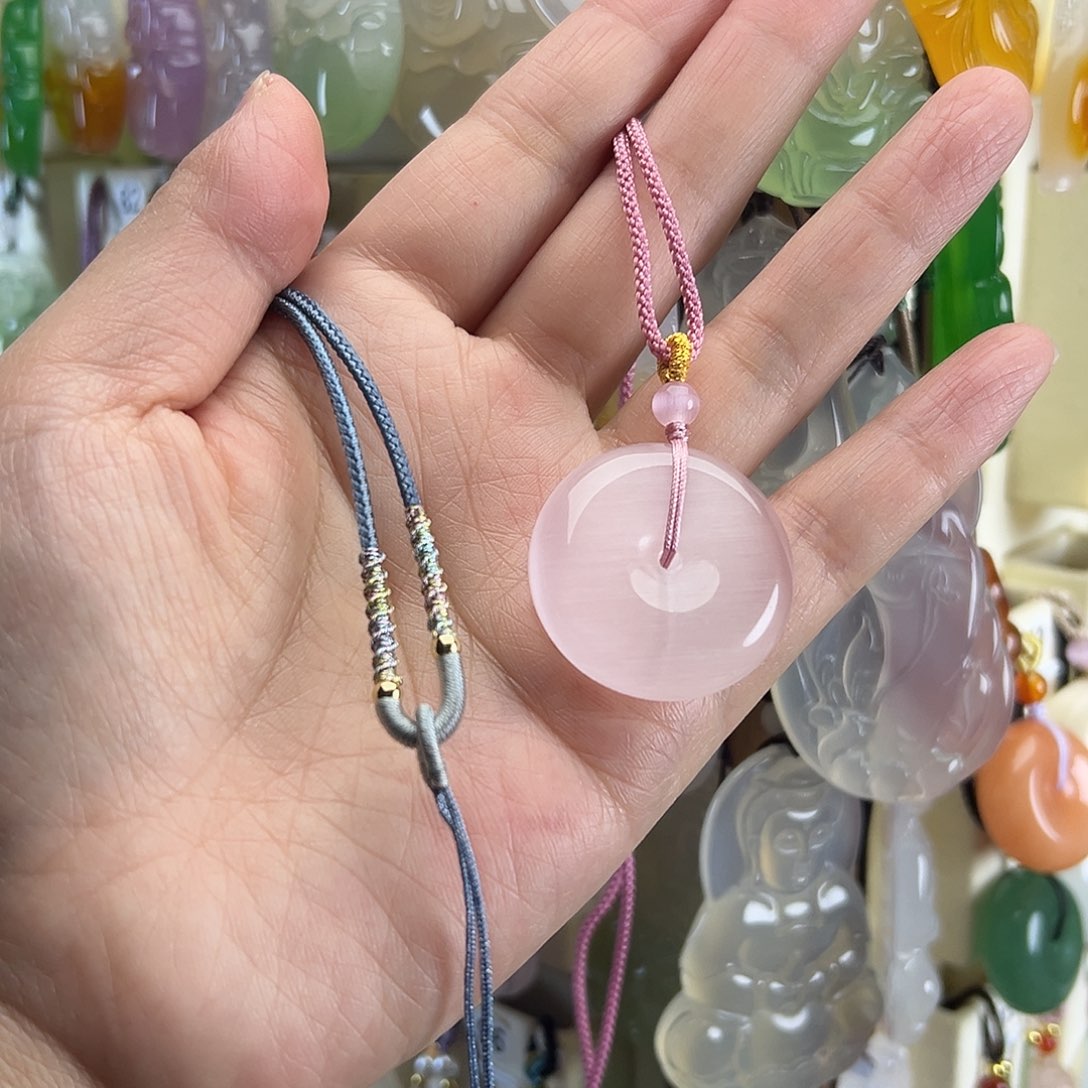 女***.玛瑙/玉髓未镶嵌颈饰