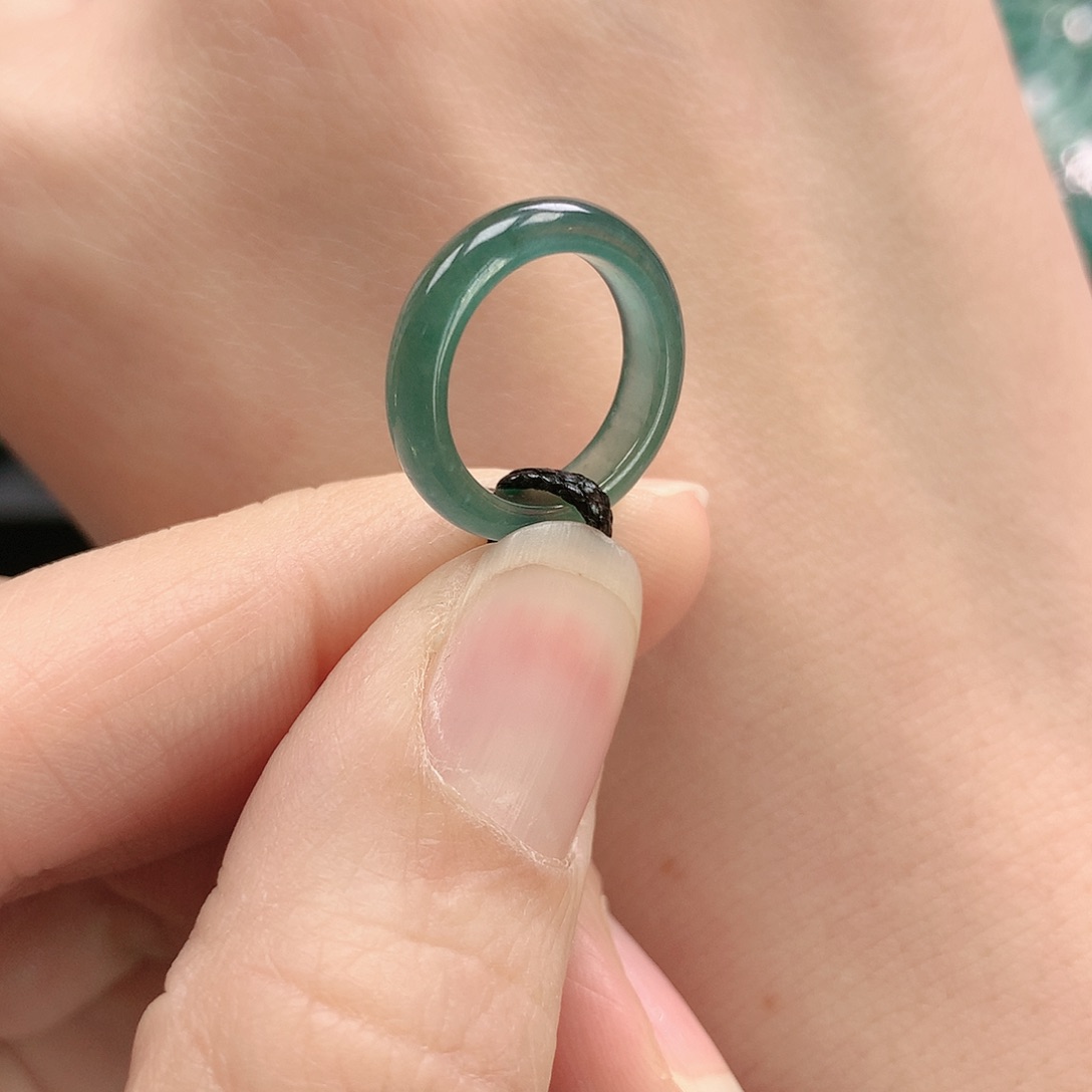 翡翠颈饰未镶嵌吊坠