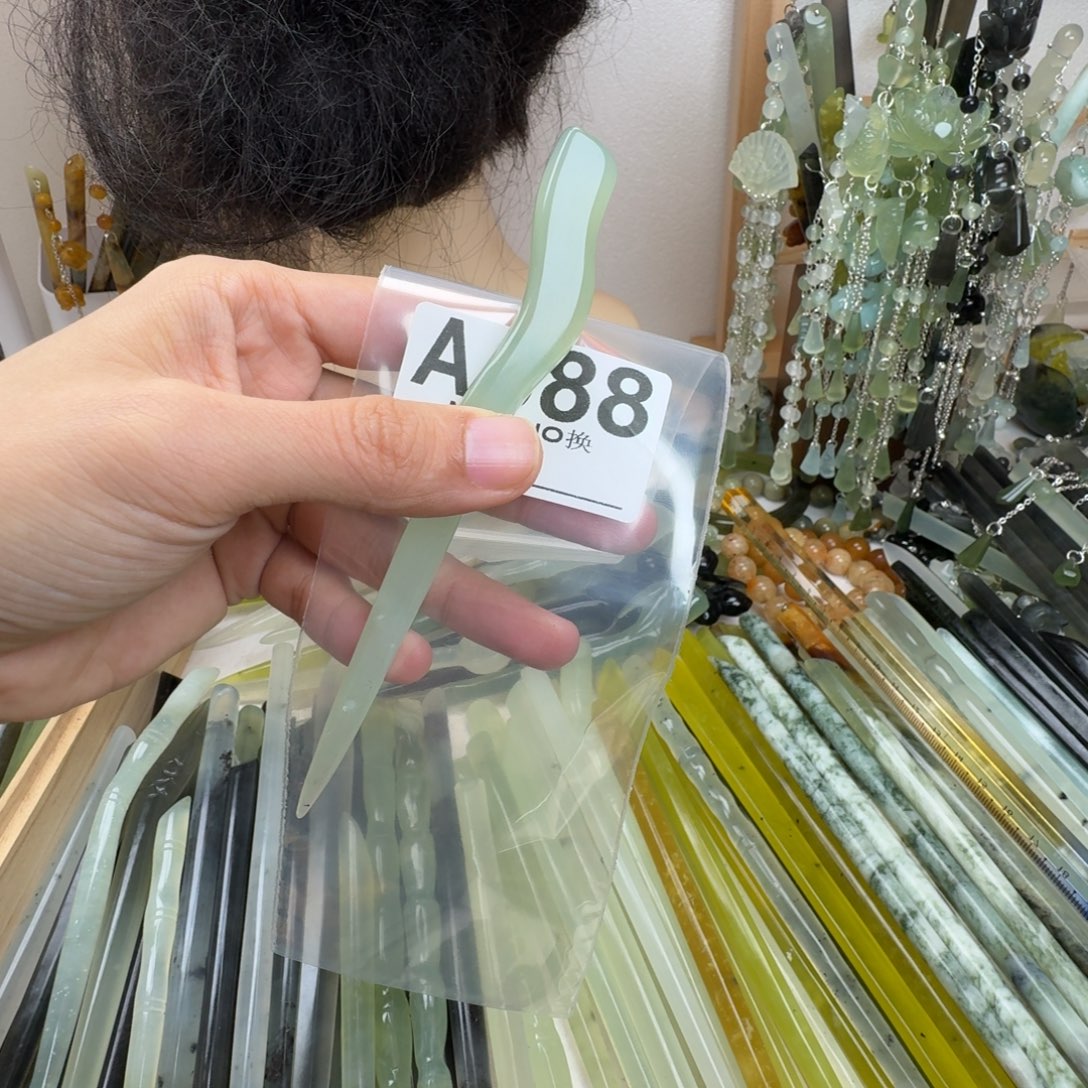 流***蛇纹石玉合金发饰