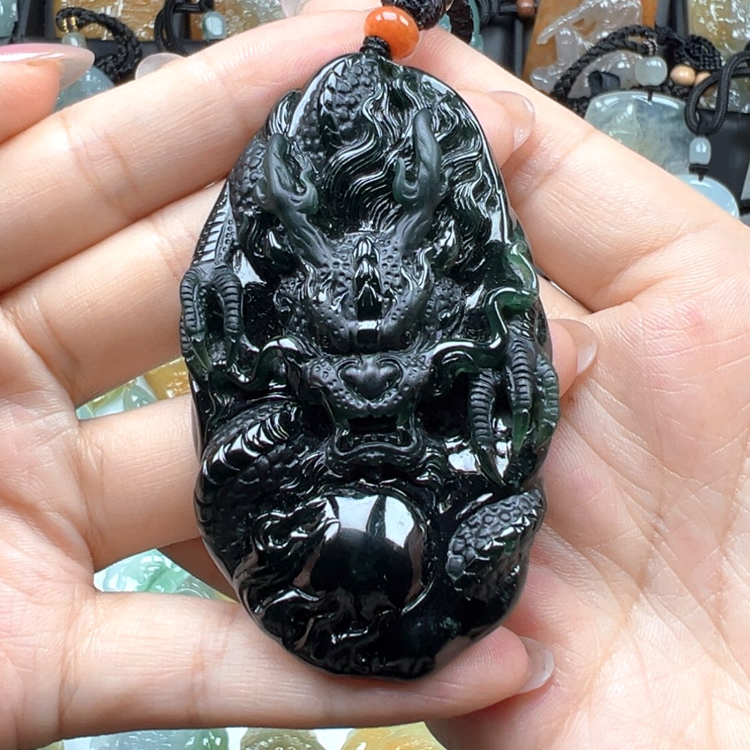 颈饰未镶嵌翡翠龙