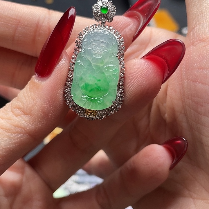 翡翠18K金镶嵌颈饰