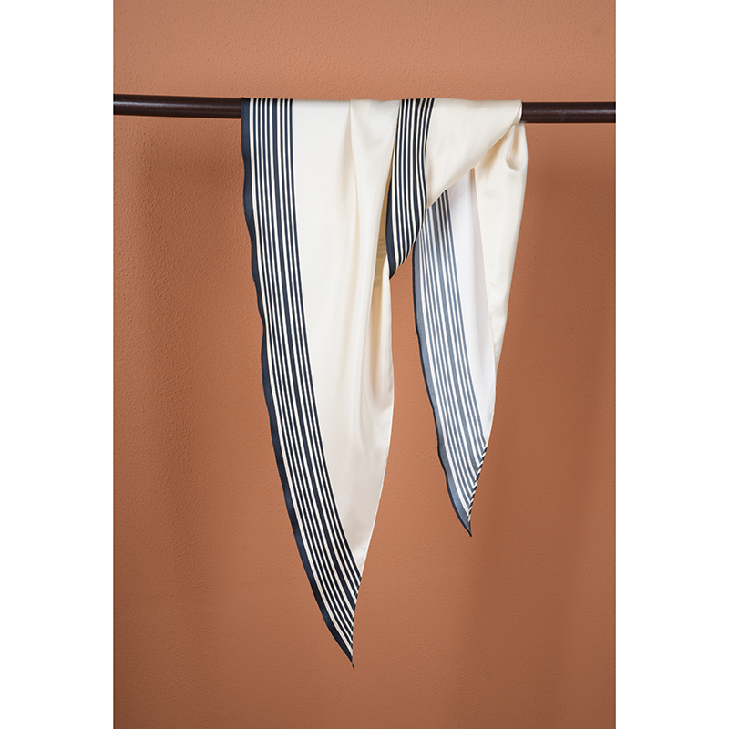 【与风萦】桑蚕丝斜纹三角丝巾  时尚条纹撞色百搭