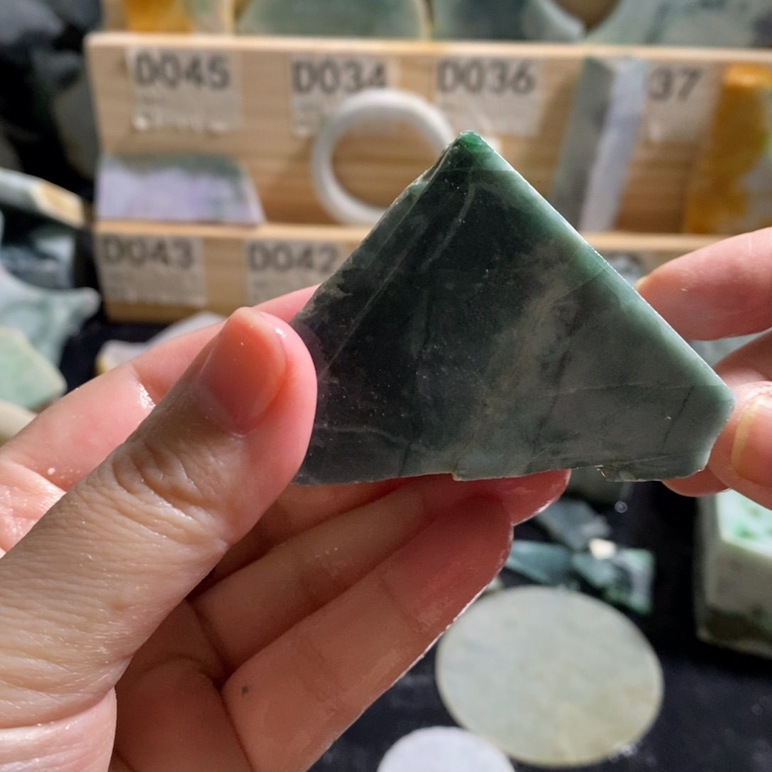 颈饰未镶嵌翡翠天然翡翠