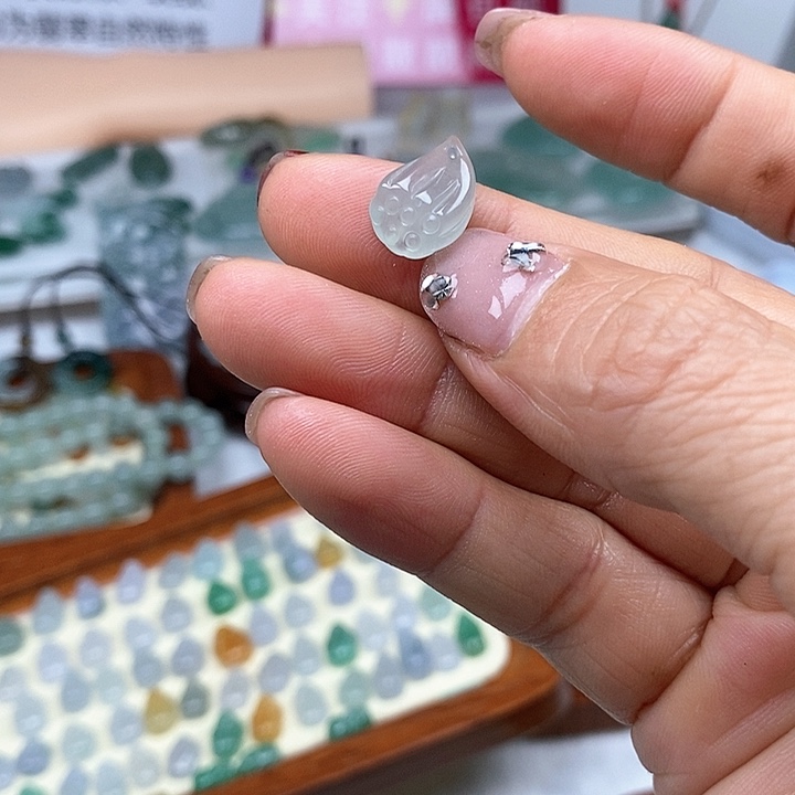 翡翠颈饰未镶嵌8889322223