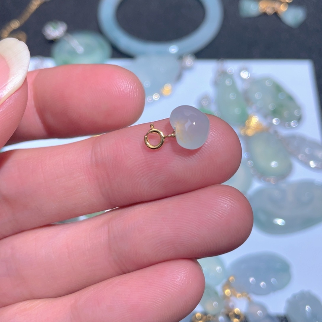 翡翠颈饰18K金镶嵌翡翠