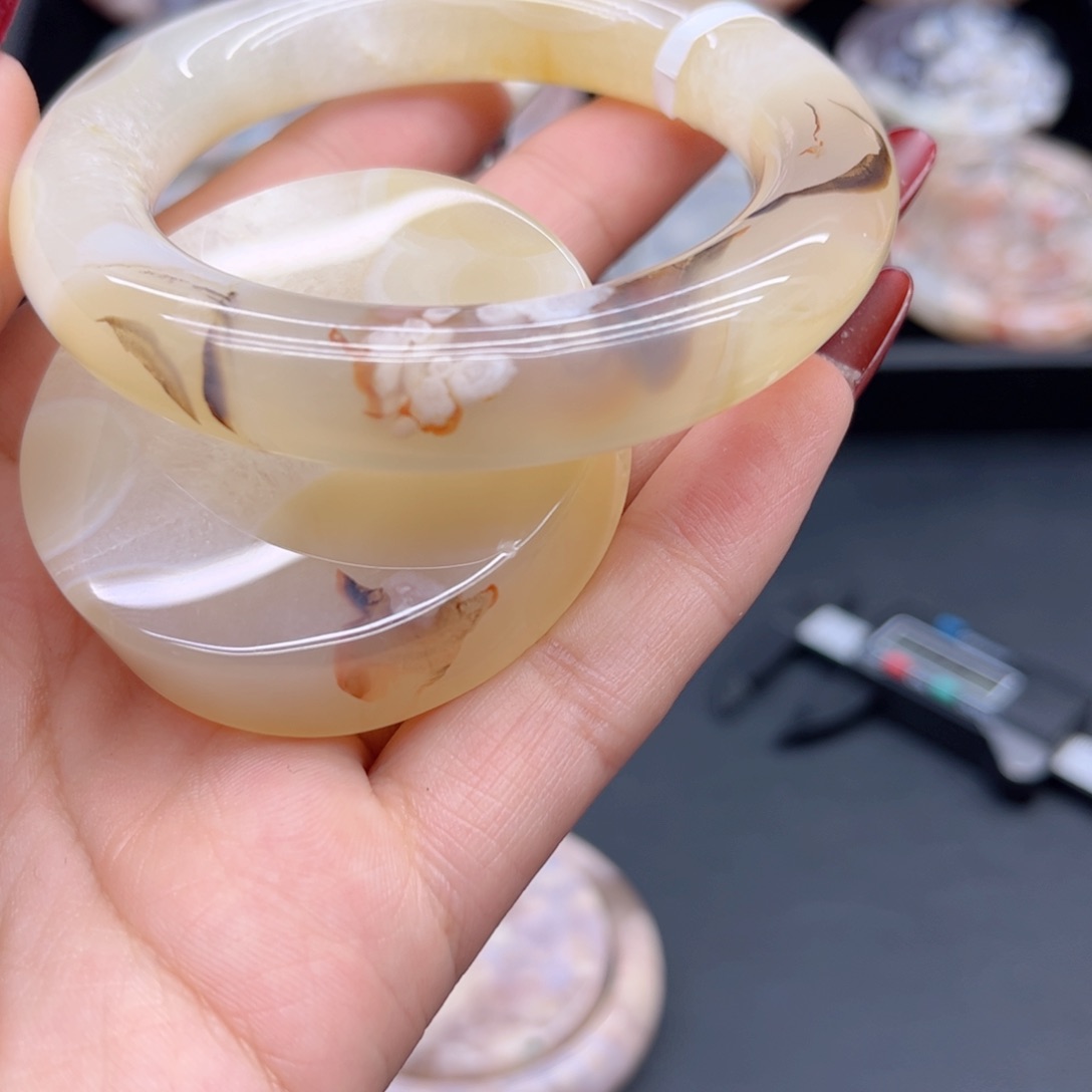 玛瑙/玉髓手镯未镶嵌53