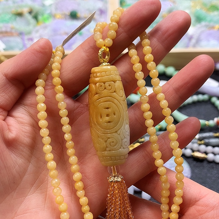 翡翠颈饰未镶嵌吊坠